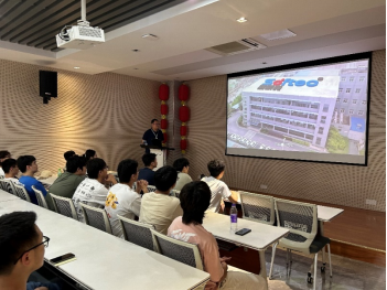 車輛工程專業學生赴企業開展生產實習 聚焦太陽能與計算機軟件科技融合